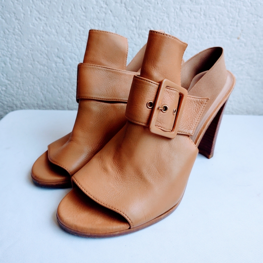 Stuart Weitzman Sunbelt Tan Heel Size 9